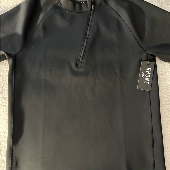 NWT Rhone Men's Shirt Compression Freeride Rashguard Zip Short Sleeve Black XL - Picture 2 of 5
